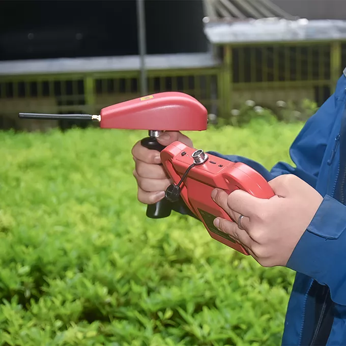 PQWT-TCM150 — urządzenie dalekiego zasięgu z uchwytem działanie